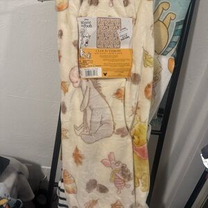 Winnie the Pooh viral fall blanket 2025